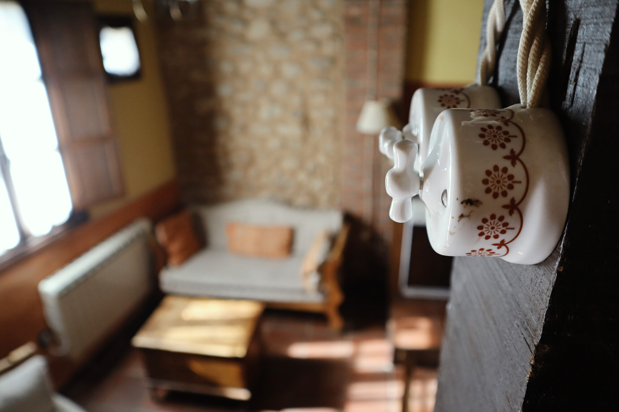 Cuestecilla Salon - JULIA VAZQUEZ