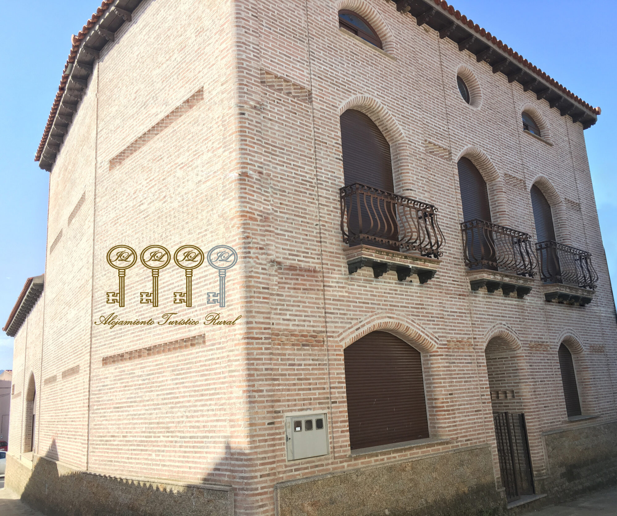 Casa tradicional con fachada rústica. Momentos rurales.