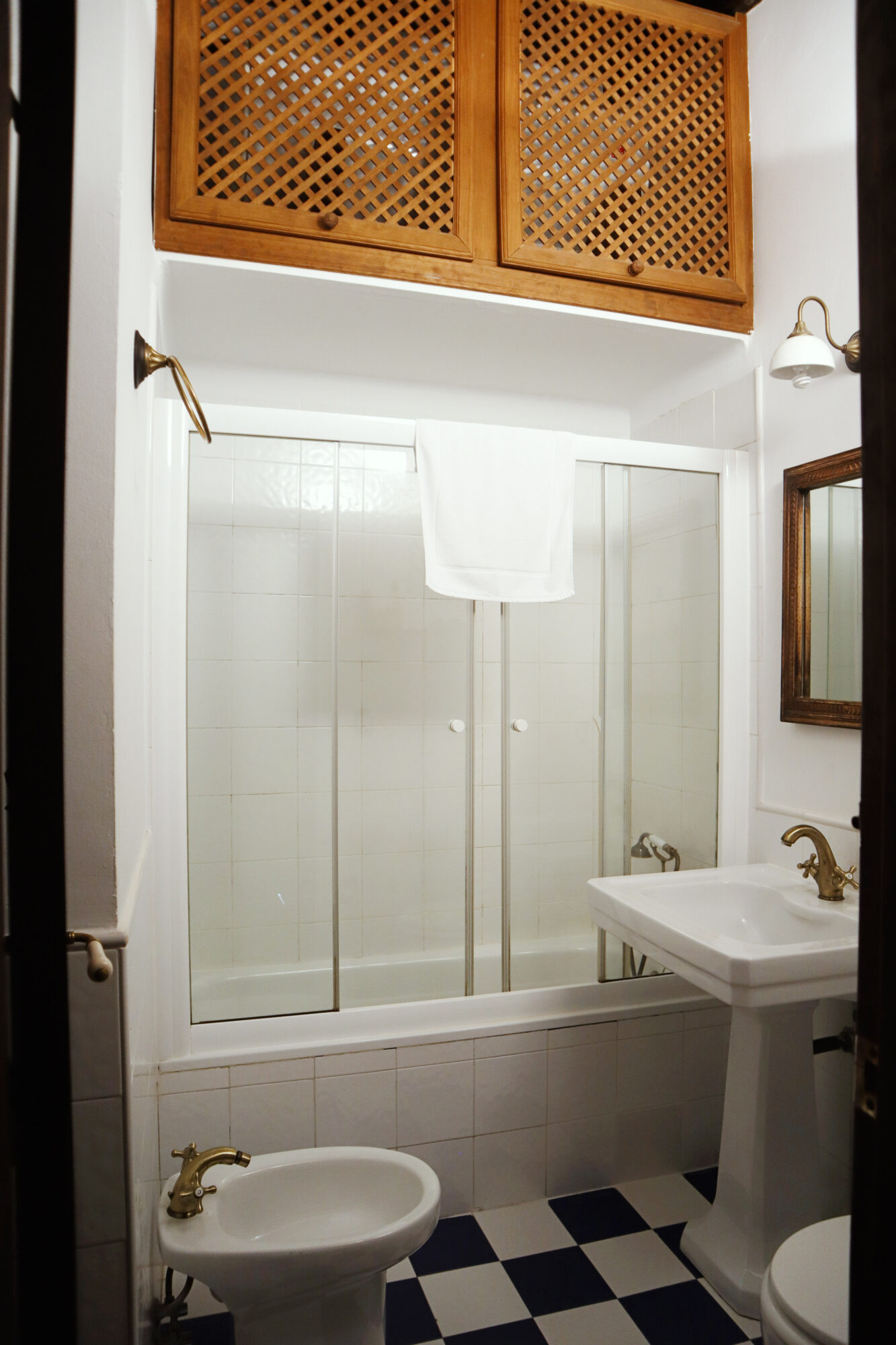 Cuestecilla Baño - JULIA VAZQUEZ