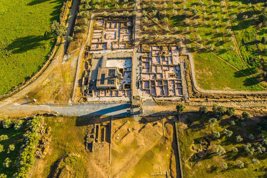 Yacimiento-Arqueologico-de-Caparra-trasierra-granadilla